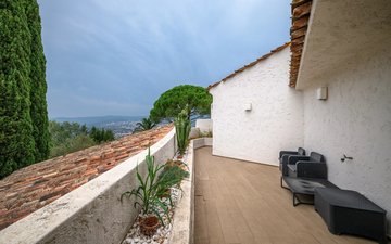 Property slide 16