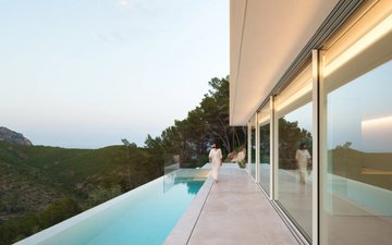 Property slide 10