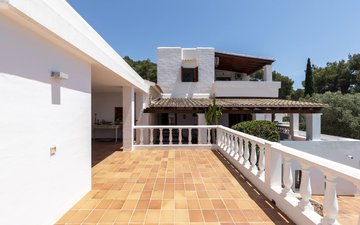 Property slide 8