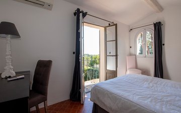 Property slide 20