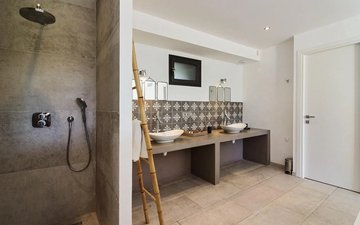 Property slide 17