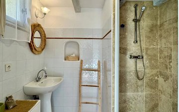 Property slide 17