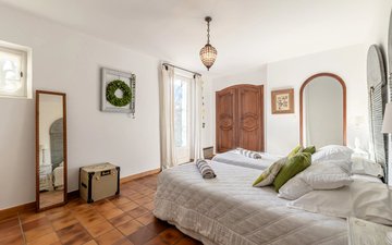Property slide 14