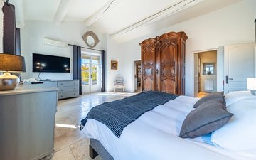 Property slide 17