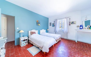 Property slide 18