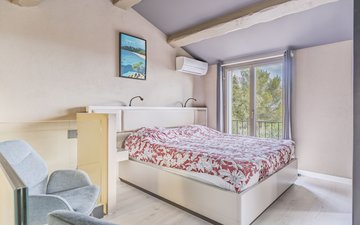 Property slide 10