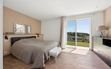 Property slide 10
