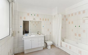 Property slide 10