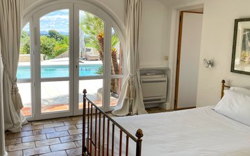 Property slide 18
