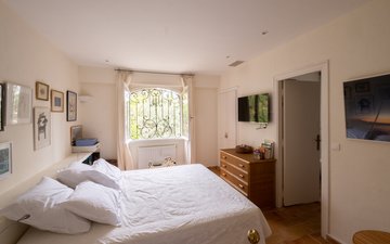 Property slide 17
