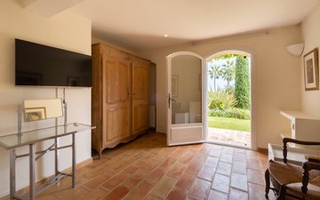 Property slide 19