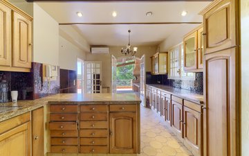 Property slide 10
