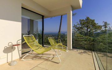 Property slide 10