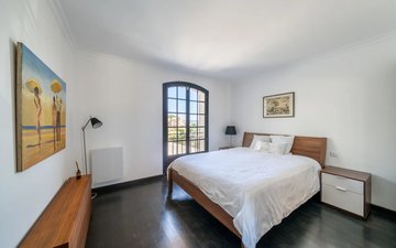 Property slide 10