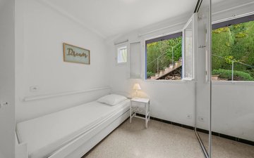 Property slide 7