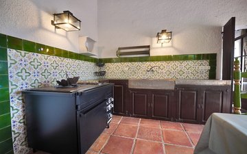 Property slide 10