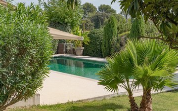 Property slide 10