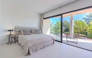 Property slide 18