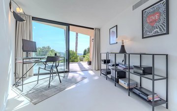 Property slide 20