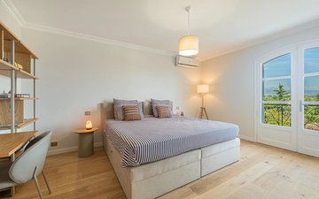 Property slide 17