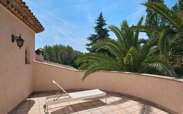 Property slide 15