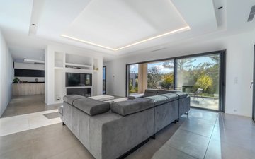 Property slide 7