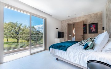 Property slide 18