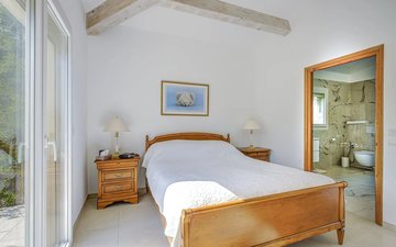 Property slide 16