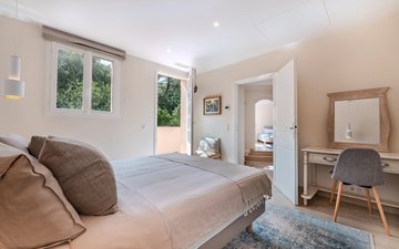 Property slide 10
