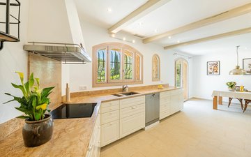 Property slide 10