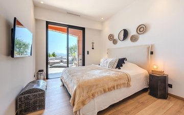 Property slide 18