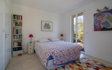 Property slide 10
