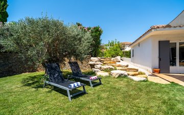 Property slide 16