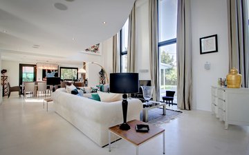 Property slide 10