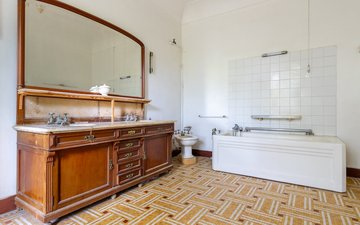 Property slide 20