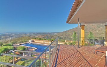 Property slide 19