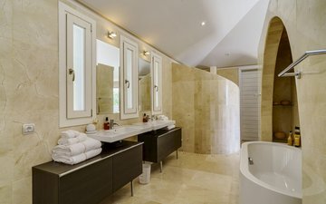 Property slide 16
