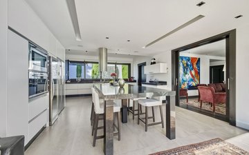 Property slide 10