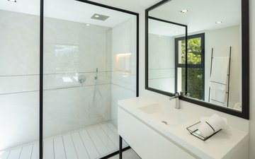 Property slide 18