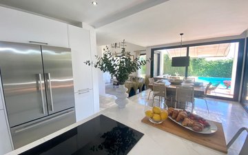 Property slide 10