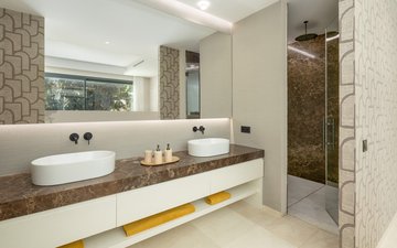 Property slide 20