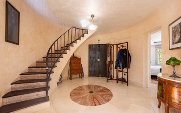 Property slide 10