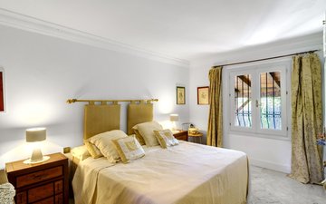Property slide 16