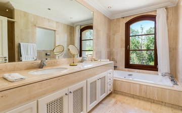 Property slide 17