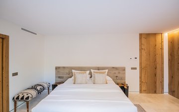 Property slide 16