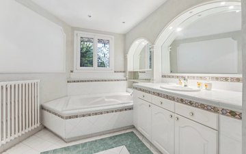 Property slide 10