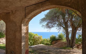 Property slide 5