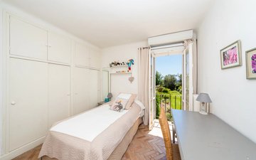 Property slide 18