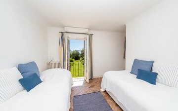 Property slide 19