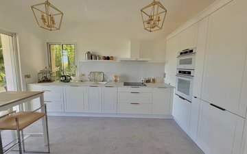 Property slide 16